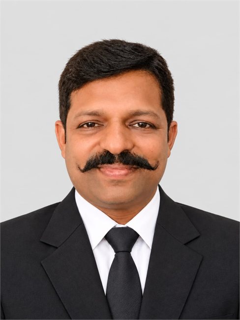 श्री. मदन आदगोंडा पाटील (ॲडव्होकेट)